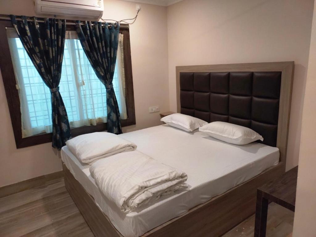 Radhika Resort Bhubaneswar Extérieur photo